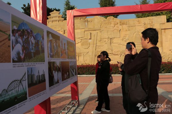 ���Һ����(gu��)�����L(zh��ng)������ʡ�cף���Ї�(gu��)����70����DƬչ���T(m��n)�{��չ�^(q��)�_(k��i)չ