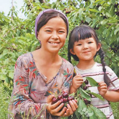 �������Ͻ��ļ��_�����҈@����?sh��)�СŮ��չʾ��ժ�µę���������ӛ�?g�z